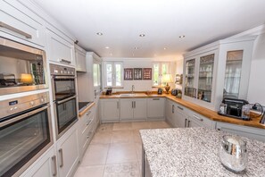 Geschirrspüler, Hochstuhl