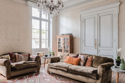 Maison Moulene - Ten Bedroom Villa, Sleeps 20