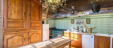 Microwave, oven, dishwasher, highchair