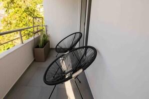 Property grounds - Ibiscus Deluxe Apartment (Rhodes)