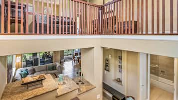 Huoneisto, useita sänkyjä, patio, näköala golfkentälle (Hale Laki) | Sisätilat