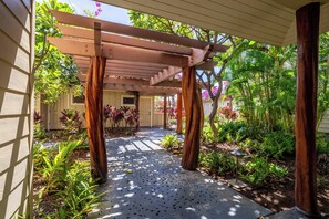 Property grounds - Hale Laki Stunning Resort Condo, Walk to Beach! (Waikoloa)