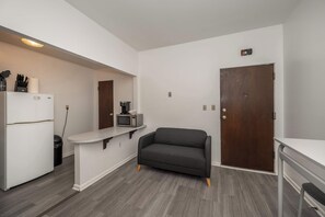 Nhà, nhiều giường, bếp, quang cảnh vườn (Northside Suites) | Nội thất
