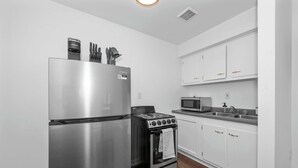 House, Multiple Beds, Kitchen, Garden View (Northside Suites) | Private kitchen - Northside Suites (Cincinnati)