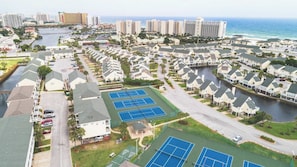 Sports court - Beachfront Joy at Sandpiper Cove (Destin)