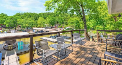 Little Bearcat Bungalow Stay on Ozark Waterfront