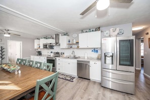 Condo, Multiple Beds, Kitchen, Garden View (Arkstone Retreat 3) | Private kitchen | Fridge, microwave, oven, stovetop