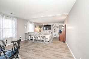 Condo, Multiple Beds, Kitchen, Garden View (Arkstone Retreat 3) | Interior