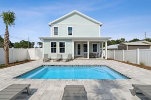 Outdoor pool, sun loungers - Blissful Getaway 4 BDR Whole Home Heated Pool! (Panama City Beach)