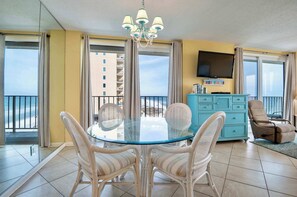 Lägenhet - flera sängar - balkong - havsutsikt (Oceanfront Oasis) | Restauranger