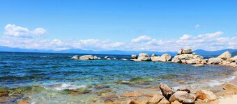 North Lake Tahoe Alpine Retreat 5 Min to Skiing!
