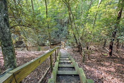 Misty Creek Cabin Private 3 BDR w/ Game Room!