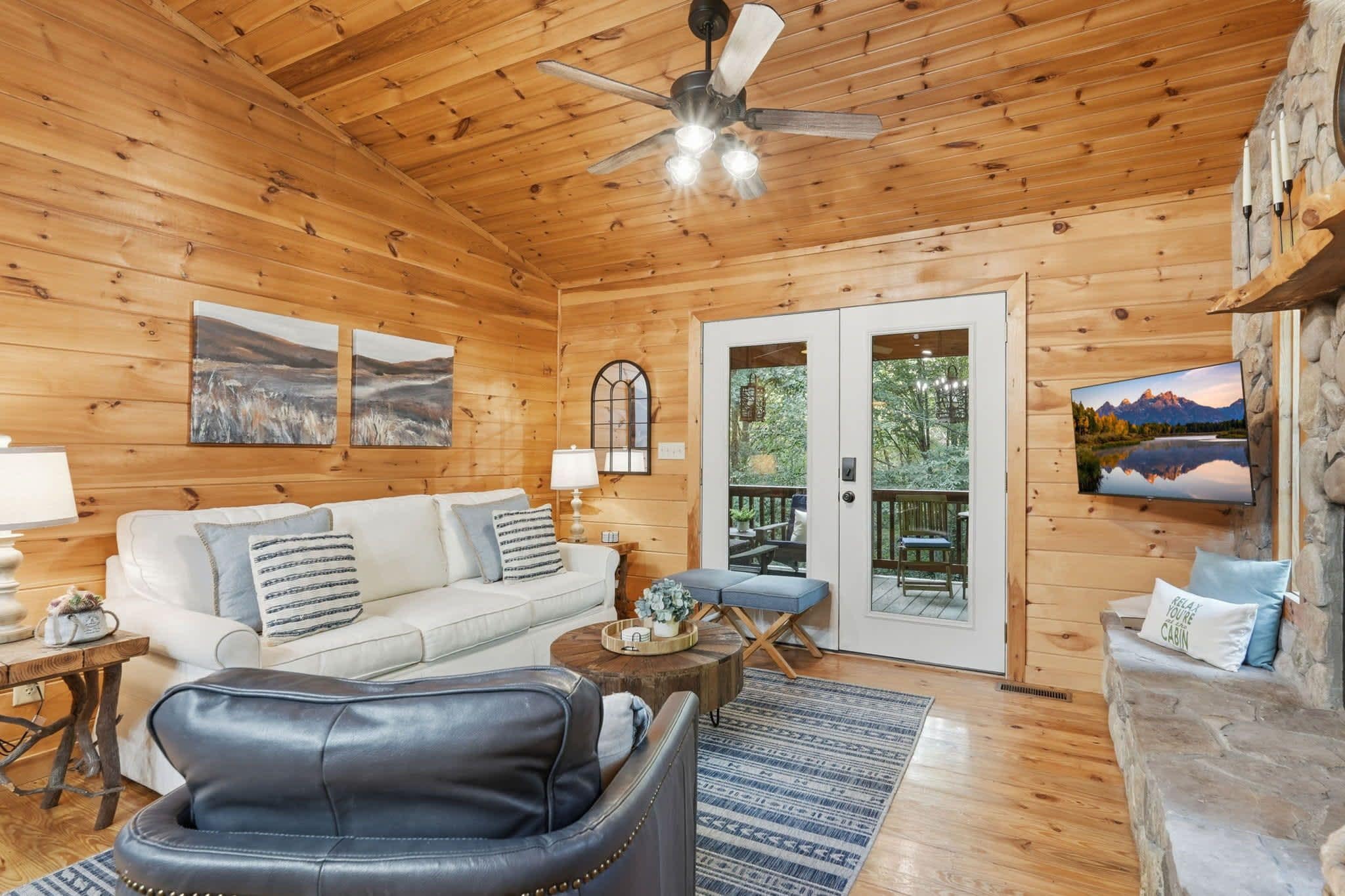 Cabin, Multiple Beds, Hot Tub, Mountain View (Misty Creek Cabin) | Living area | 41-inch flat-screen TV with digital channels, fireplace