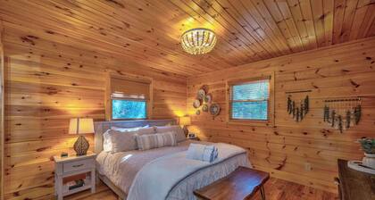Misty Creek Cabin Private 3 BDR w/ Game Room!
