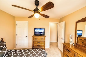 House, Multiple Beds, Patio (B. R. Guest House) | 3 bedrooms, individually decorated, individually furnished, free WiFi