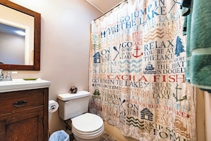 House, Multiple Beds, Patio (B. R. Guest House) | Bathroom | Combined shower/tub, hair dryer, towels