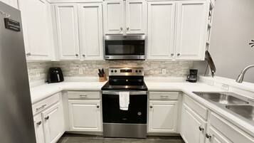 Kondominium, Beberapa Tempat Tidur, akses ke kolam renang (Disney Tropical Oasis at Bahama Bay) | Dapur pribadi | Lemari es, microwave, oven, dan kompor