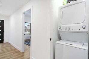 Cabin, Multiple Beds, Balcony, Pool View (Rocky Shores Retreat) | Interior