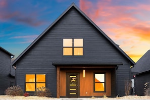 Exterior detail - Rocky Shores Retreat - Indoor Pool Open (Hollister)