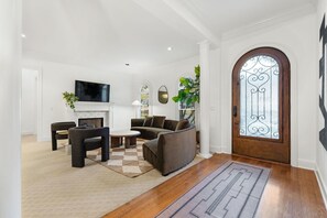 House, Multiple Beds, Fireplace, Garden View (Austin's Palatial Treasure) | Living area | 50-inch flat-screen TV with digital channels, fireplace - Chic & Secluded 4 BDR in Desirable Tarrytown! (Austin)