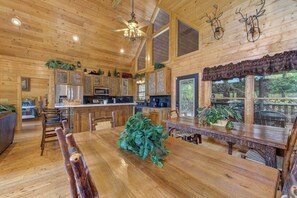 Cabin, Multiple Beds, Hot Tub, Mountain View (Cabin On The Edge) | In-room dining