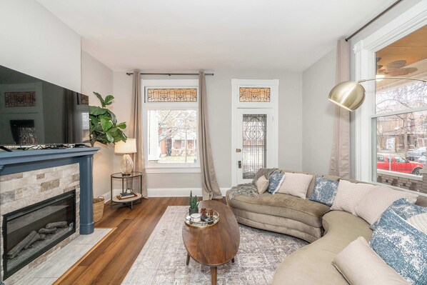 House, Multiple Beds, Patio | Living area