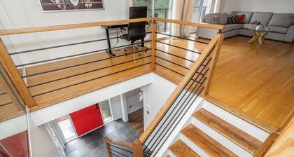 Top Notch City Escape w King Bed