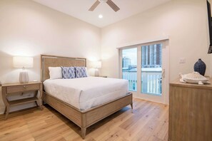 8 chambres, décoration personnalisée, ameublement personnalisé, bureau