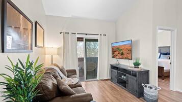 Condo, 1 Queen Bed with Sofa bed, Balcony, Mountain View (Hikers Hideaway) | 1 bedroom, individually decorated, individually furnished, free WiFi