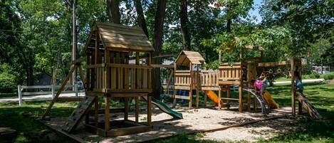 พื้นที่เล่นสำหรับเด็ก