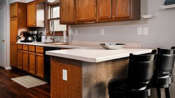 Rumah, Beberapa Tempat Tidur, patio | Dapur pribadi | Lemari es, microwave, oven, dan kompor