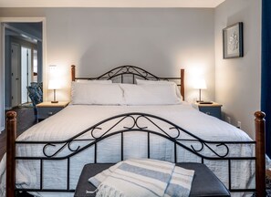 4 bedrooms, individually decorated, individually furnished, free WiFi - Tulip Hill (Lake Geneva)