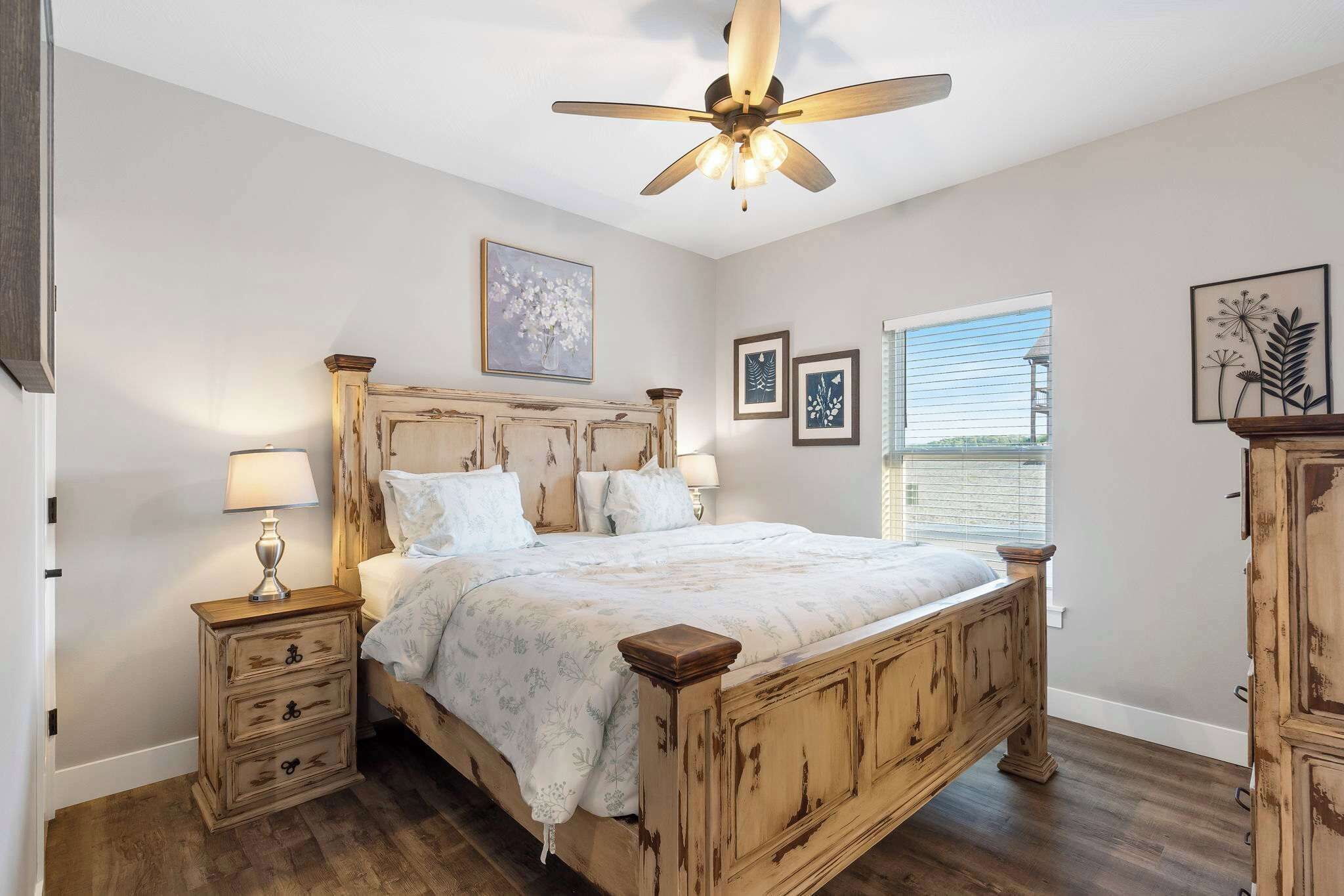5 bedrooms, individually decorated, individually furnished, free WiFi