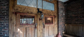 The Hideaway at Hayloft Lodge Chic & Unique Stay