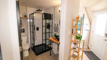 Lều, 2 phòng ngủ, bồn tắm nước nóng, quang cảnh vịnh | Phòng tắm | Buồng tắm vòi sen, vòi sen phun mưa