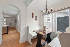 Rumah, Beberapa Tempat Tidur, patio | Tempat makan