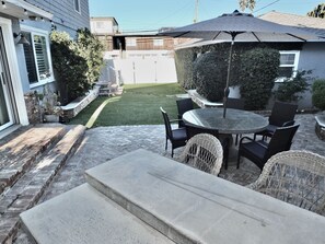 Outdoor dining - The Perfect Beach House! (Long Beach)