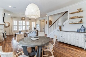 House, Multiple Beds, Pool Access | In-room dining - Urban Oasis (Nashville)