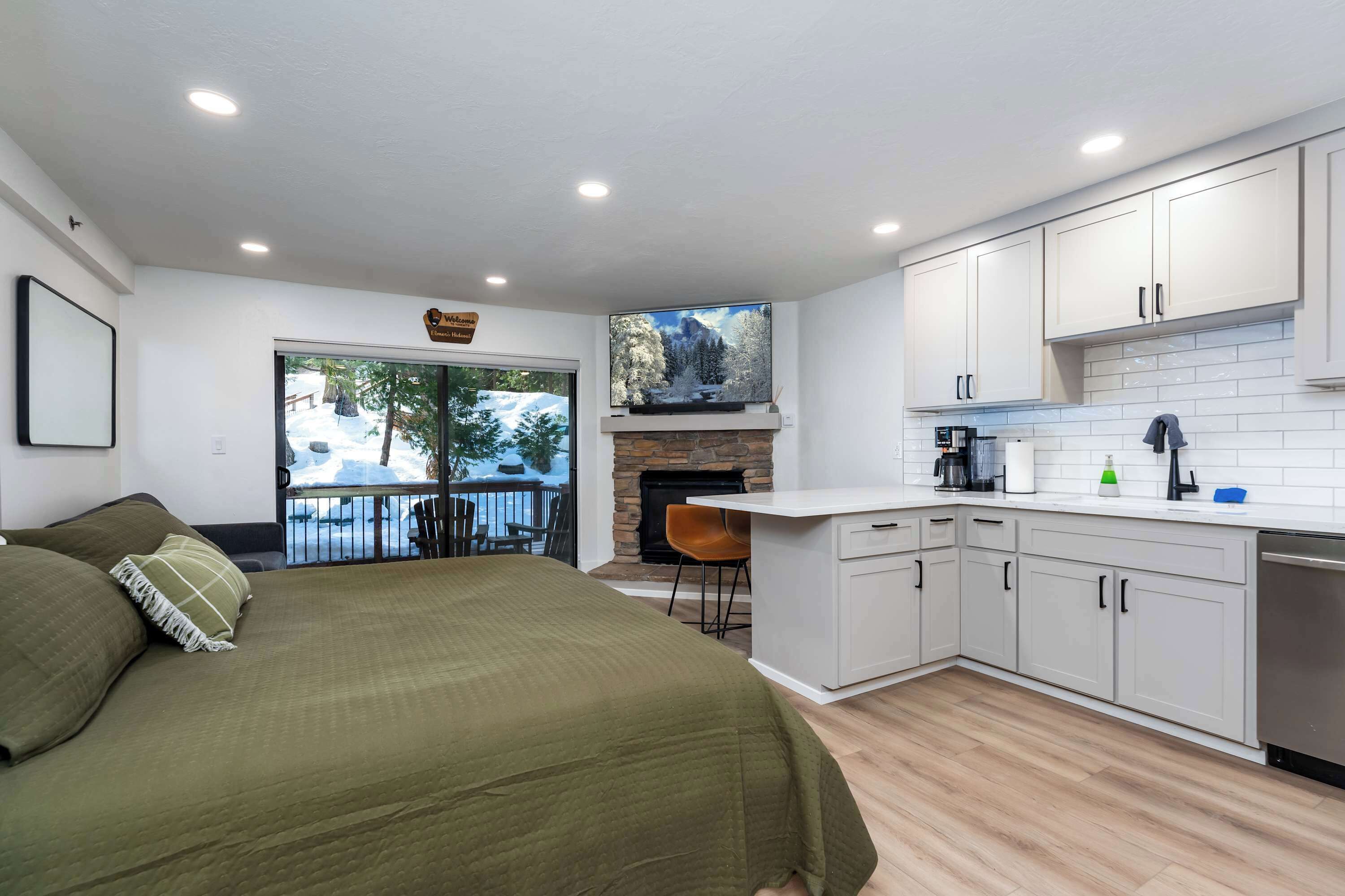 开间, 1 张特大床和 1 张沙发床, 露台, 山景 (Elmer's Hideout) | 1 多间卧室、特色装修、特色家居