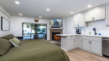 Studio, 1 King Bed with Sofa bed, Patio, Mountain View (Elmer's Hideout) | 1 bedroom, individually decorated, individually furnished