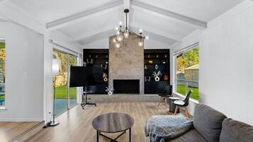 House, Multiple Beds, Patio, Garden View (Zilker House) | Living area | 50-inch flat-screen TV with digital channels