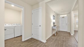 House, Multiple Beds, Patio, Garden View (The Robin's Nest) | Laundry
