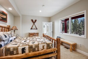 Room - Mountain Bear Lodge (Incline Village)
