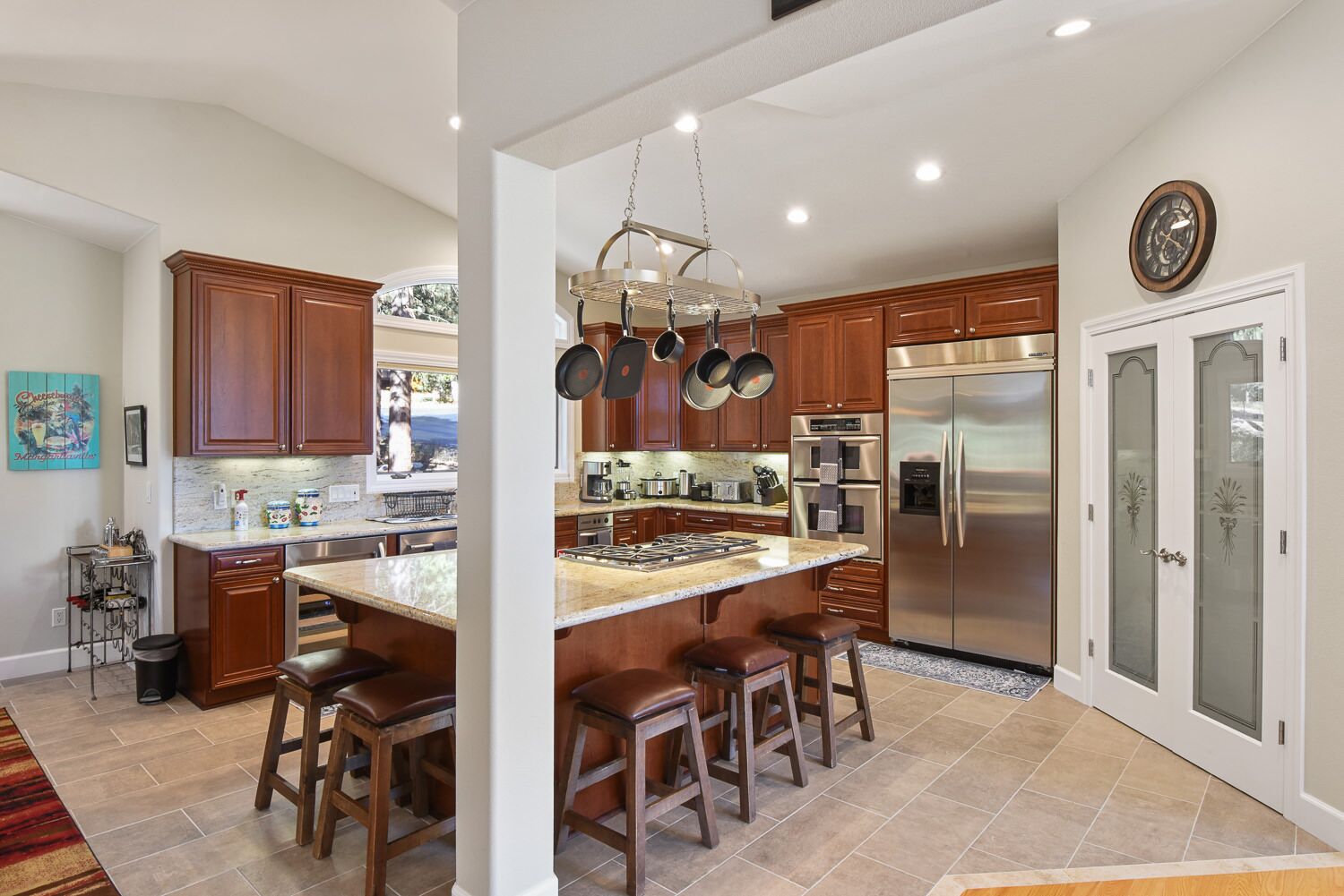 House, Multiple Beds, Hot Tub | Private kitchen | Fridge, microwave, oven, stovetop