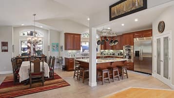 House, Multiple Beds, Hot Tub | In-room dining