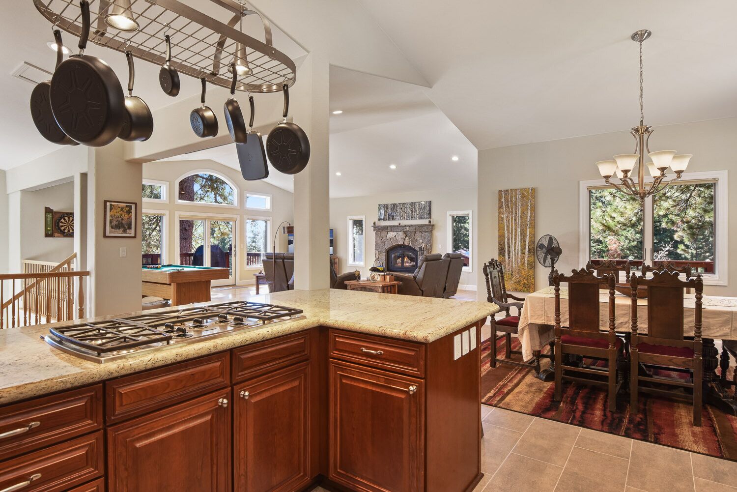 House, Multiple Beds, Hot Tub | Private kitchen | Fridge, microwave, oven, stovetop