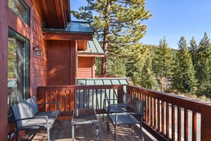Balcony view - Mountain Bear Lodge (Incline Village)