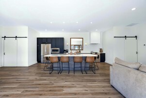 Casa, varias camas, cocina (Big Bear Bungalow) | Interior