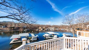 Maison, plusieurs lits, patio | Balcon