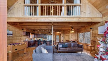 Cabin, Multiple Beds, Pool Access, Mountain View (Little Cub Retreat) | Interior